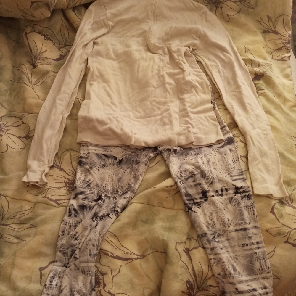 Neck line jacket shirt with leggings